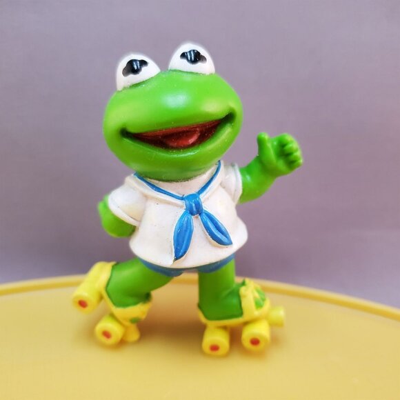 Muppet Babies Kermit Pvc Figure Cake Topper Roller Skates Muppets Sailor 2.5" - Picture 1 of 4